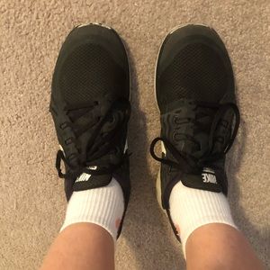 Black Nike free runs 5.0